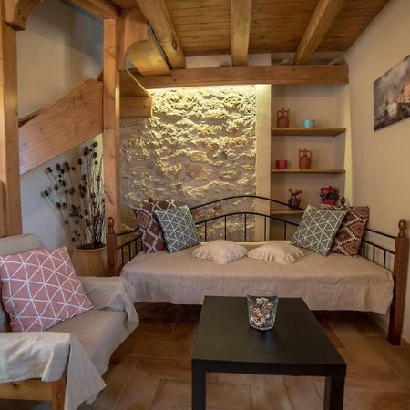 Menecrates Rustic Retreat Apartment Ágios Matthaíos Exterior foto
