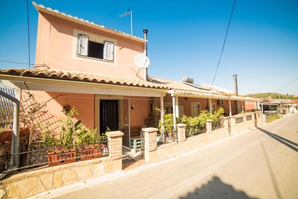 Menecrates Rustic Retreat Apartment Ágios Matthaíos Exterior foto
