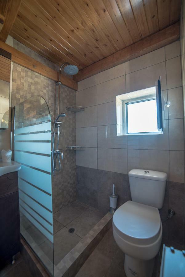 Menecrates Rustic Retreat Apartment Ágios Matthaíos Exterior foto